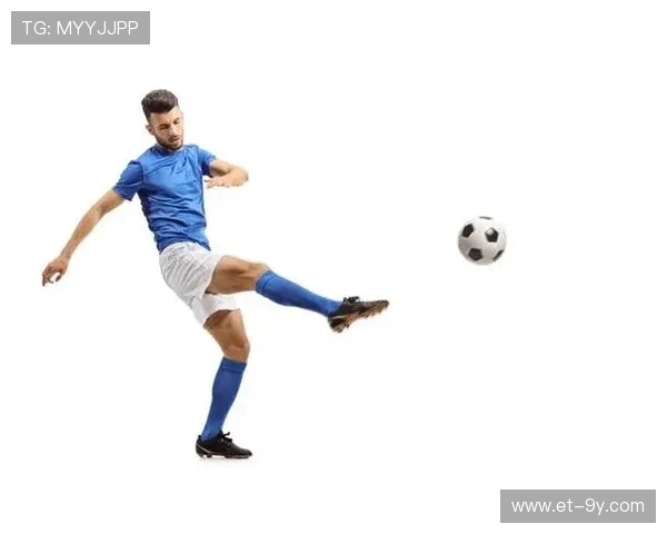 如何通过技巧训练提升足球连贯性踢球能力的有效方法与实践